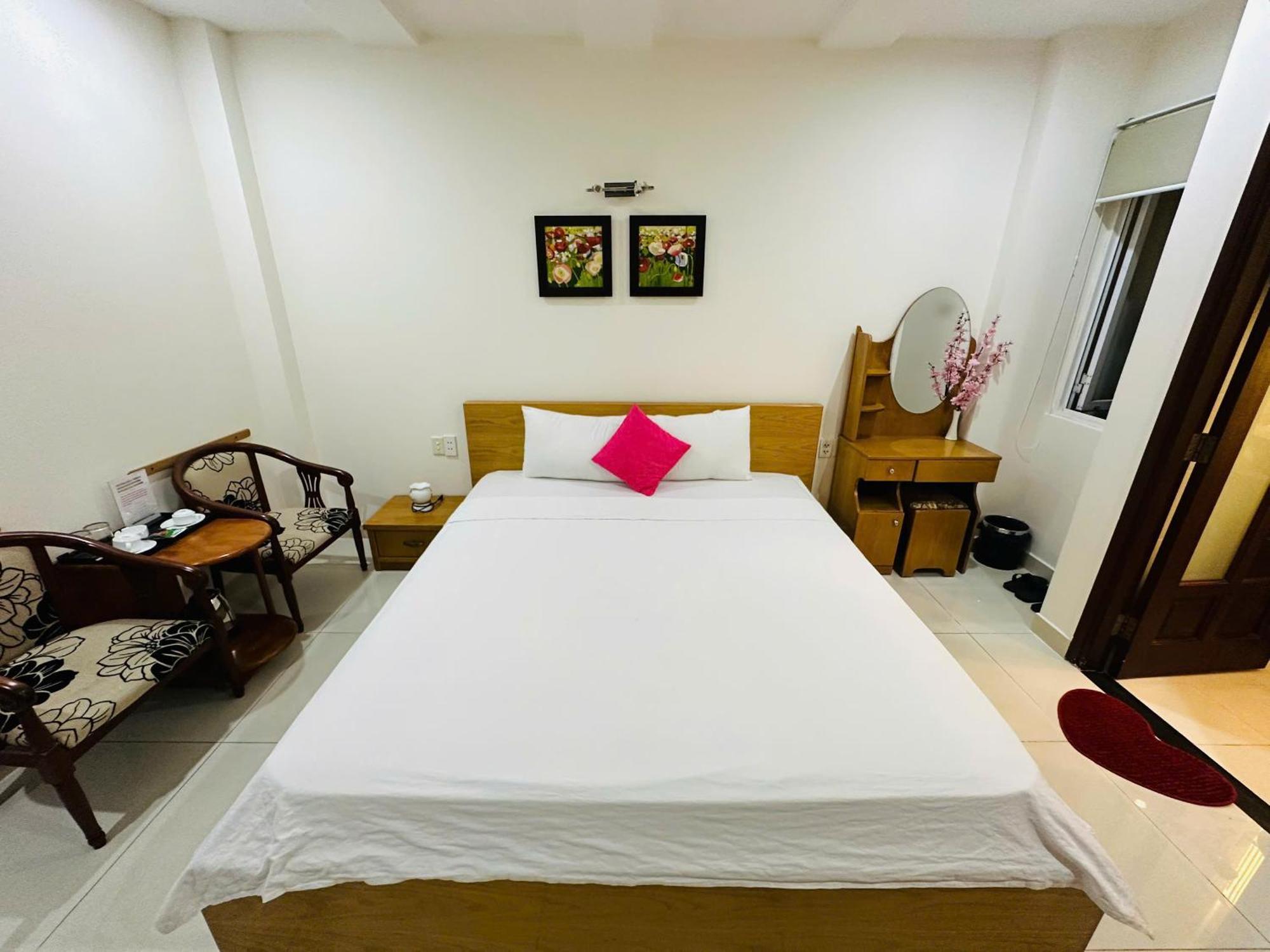 Aurora Nest In Bui Vien Street-rooftop-tour-elevator *
