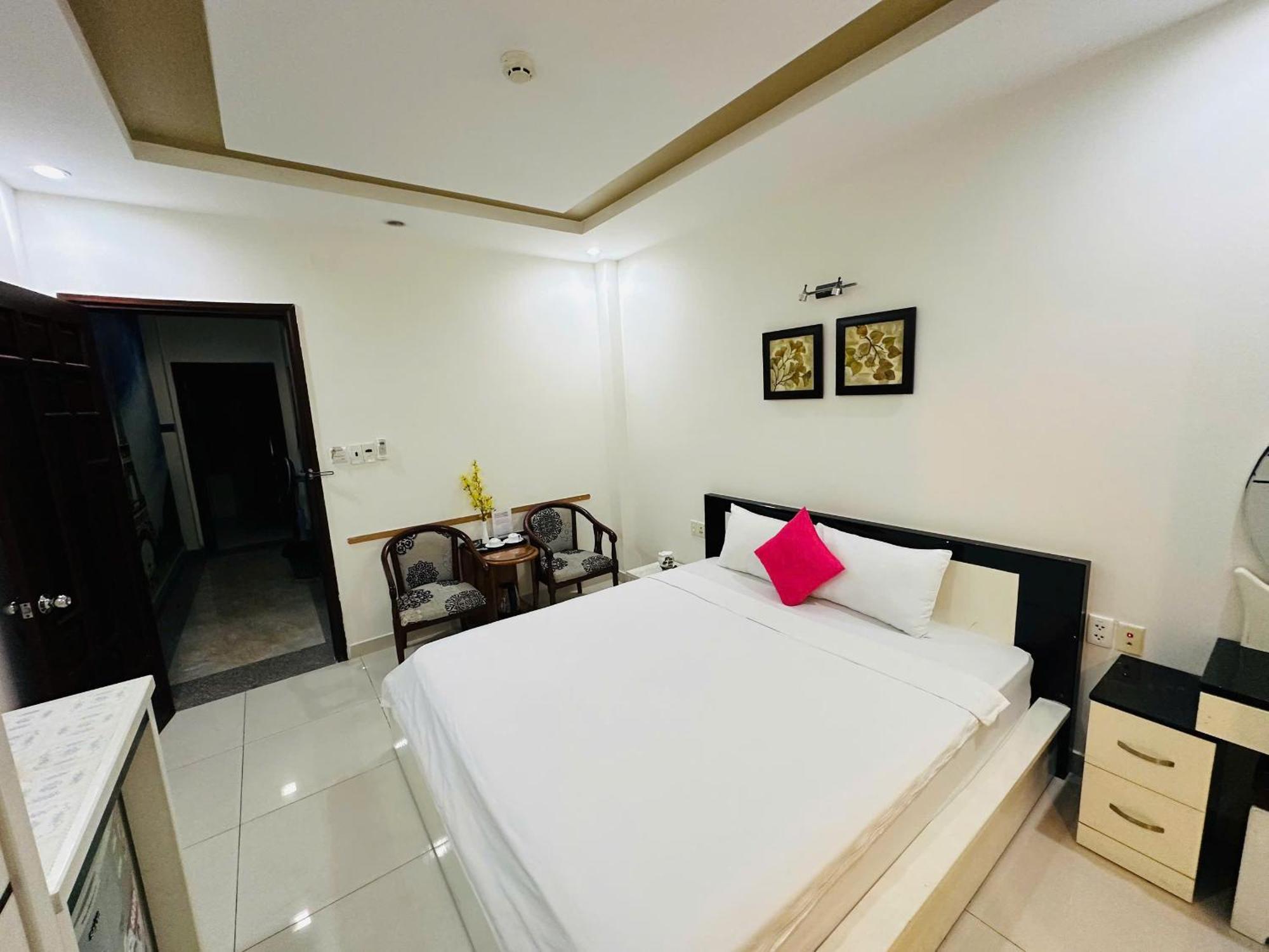 Apartment Aurora Nest In Bui Vien Street-rooftop-tour-elevator *